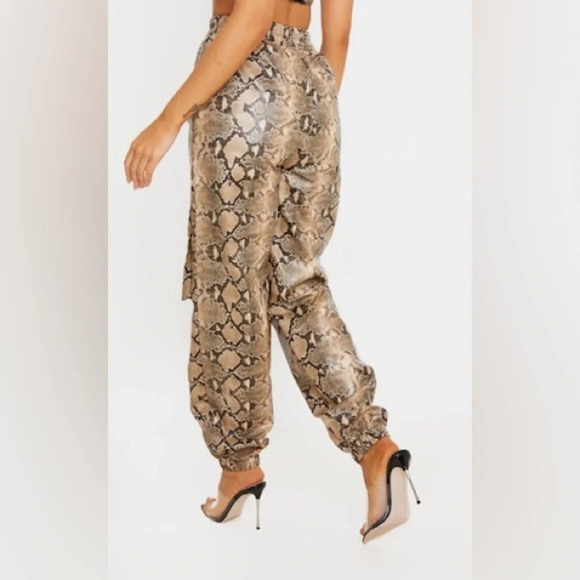 PRETTYLITTLETHING Snake Print Pocket Detail Cargo Pants in Taupe - Picture 2 of 11